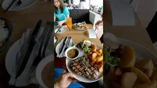 SKYLINE BEST VIEW RESTO. Recommended 😚👌❤. Lokasi : Jl. Bukit Pakar Timur. No 108. Dago Bandung.