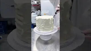 Yellow buttercream? Never heard of her 💁🏻&zwj;♀️ #cake #cakedecorating #buttercream