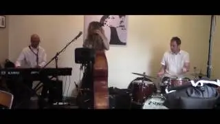 The Nicola Farnon Trio - Cheek To Cheek