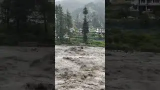 Flash flood in Barot valley #barotvalley #floods #himachal #rain #monsoon #flashflood