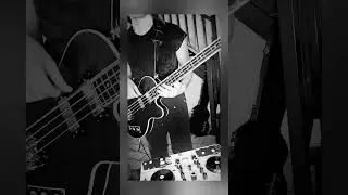 Mix live tra Fooling Myself (Runner) e Flirtin’ with Disaster (Molly Hatchet)