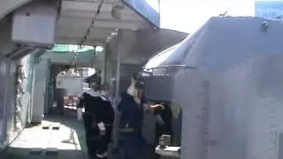 Учения по стрельбе на корабле HMS Belfast
