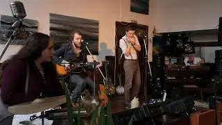Jonathan Nicholas & Liam Ward - Old Timey Hat Blues