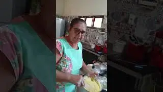 Making cassava balls
