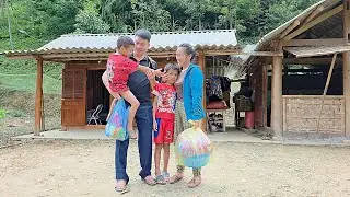 Single mother who was hospitalized for illness has returned home to her children.DANG THI DU