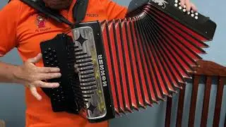 En venta Acorde&oacute;n Hohner Panther tono de Fa (F/Bb/Eb), 31 botones sin bajos