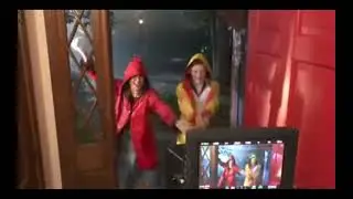 Ketchup and mustard, Eleven and Max. Millie Bobby Brown and Sadie Sink