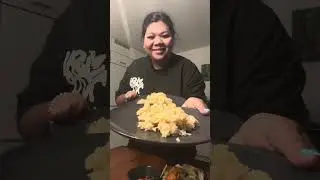 ភាគច្រើនខ្ញុំឃើញគេអត់ហូដើមផ្កាខាត់ណាសរនឹងទេ.តែបើខ្ញុវិញយកដើមខ្ចីៗមកឆាឆ្ងាញ់ណាស់😋