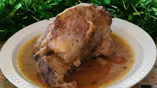 Codillos en salsa
