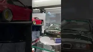 1:18 Otto models 🤩