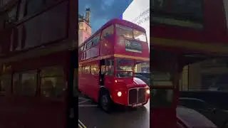 Iconic Vintage London Bus 🇬🇧