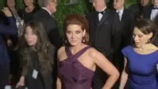 Judge ends Debra Messing's marriage to writer-producer