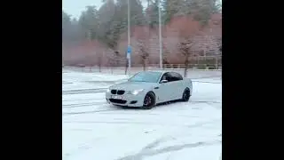 BMW E60 M5 SNOW DRIFT