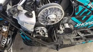 Снятие первичной муфты P-Drive (метод с использованием воды) // Skidoo 850 4-го поколения //