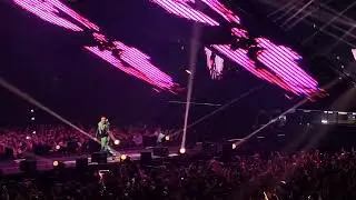 Luciano Seductive Tour 2024 in Vienna: Luciano performing Beautiful Girl | Olga Todorovic