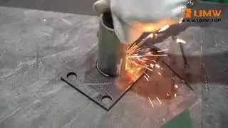 Water-cooled laser welding machine for welding round pipes,it has a clean  and smoothly effect.