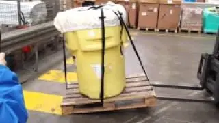 Safety drum securement strap / Lash on pallets by SD Pack