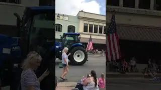 WC Tractor #newholland #parade  #tractor