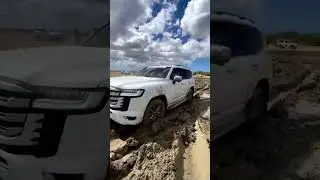 Toyota Land Cruiser 300 or Land Rover Defender - Off-Road
