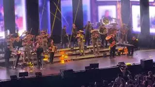 El Rey, Alejandro Fernandez en vivo en Madrid - Homenajea a su papa interpretando su música