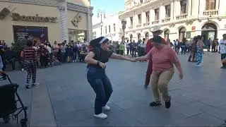 Feliz dia de la santa cruz y de los albañiles. fiesta fiesta. 🎹🎤🎸🎼