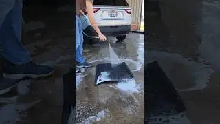 How To | Quick Rubber Floor Mat Cleaning | All Weather Car Mats Detail #detailing #carcare
