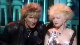 Cyndi Presenting AMA award with Rod Stewart
