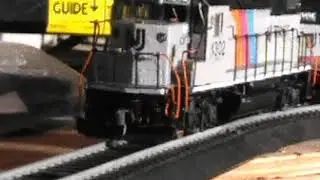 NJT GP40-2 Leading with Two NJTR Flat Cars