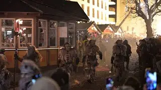 Солдаты армии США столкнулись лицом к лицу с десятками Крампусов в Италии.