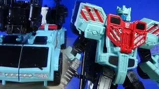 REVIEW: Transformers Generations Combiner Wars Voyager Class HOT SPOT