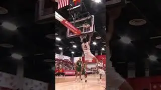 Absurd finish by Kobe Sanders😳