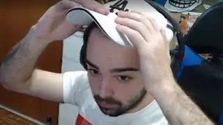 se le escapa la pelada a bana