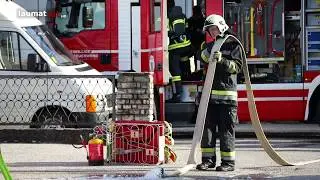 PKW in einer Garage in Wels-Vogelweide in Flammen aufgegangen
