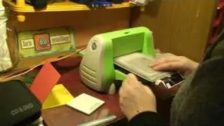 using different kinds of dies in the cuttlebug machine card making