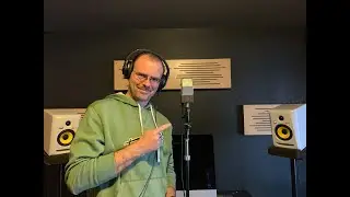 One microphone, three generations! The 