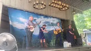 Dollywood&rsquo;s Smoky Mountain String Band summer 2022