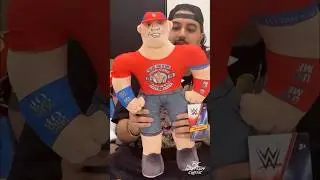 Мягкая игрушка WWE высотой 23 дюйма!