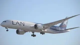 LAN Airlines Boeing 787-900 [CC-BGA] Landing At LAX