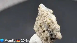 Ha&uuml;yne Ha&uuml;yn 20,6mm 💙 UV 🧡 Mendig Eifel 🇩🇪 -- www.rossminerals.com