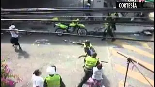 Contin&uacute;a investigaci&oacute;n sobre pelea entre habitantes de Robledo y Polic&iacute;a [Noticias] - TeleMedellin