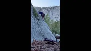 Yosemite Bouldering - Camp 4, Pyramid Boulder, Glass Pyramid Face (V1)