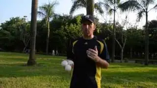 3 Ball Juggling - 1 Hand Inside Fountain - Trick of the Day #50