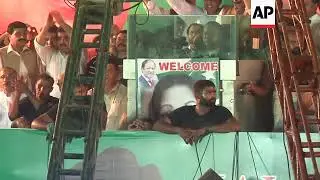 Ousted PM calls for revolution as reaches Lahore home