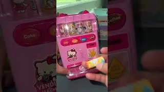 Hello Kitty Vending Machine #shorts #tiktok #trending #vendingmachine #satisfying #trend