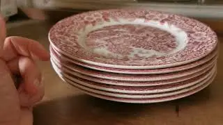 Broadhurst Red and White China Constable Series 9.5-inch Dinner Plate