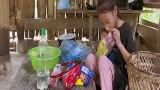 Poor Girl Sells Cucumbers to Buy New Door Locks and Pork | A Real-Life Struggle