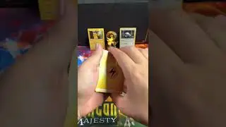 Crazy Pok&eacute;mon Go Tin Opening
