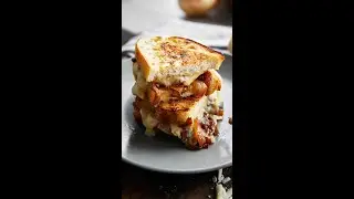 Gruyere & Caramelized Onion Grilled Cheese - GreenPan