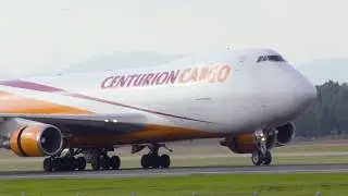 Boeing 747 & 777 freighters landing in Bogot&aacute; in slow motion