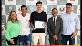 Regivan prestou homenagens  atleta Jo&atilde;o Vitor Ferrari Silva por sua trajet&oacute;ria no futebol brasileiro